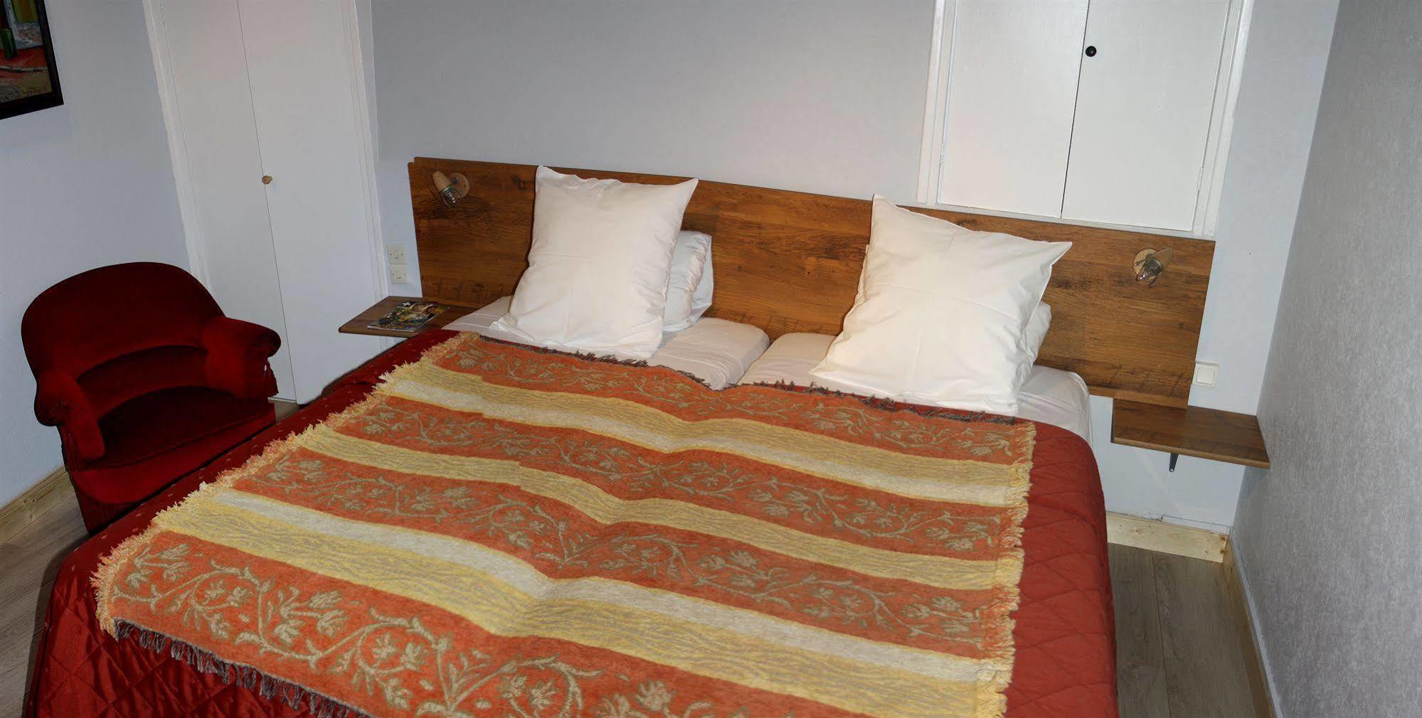 Hotel Le Relais Des Templiers Beaugency Exterior foto