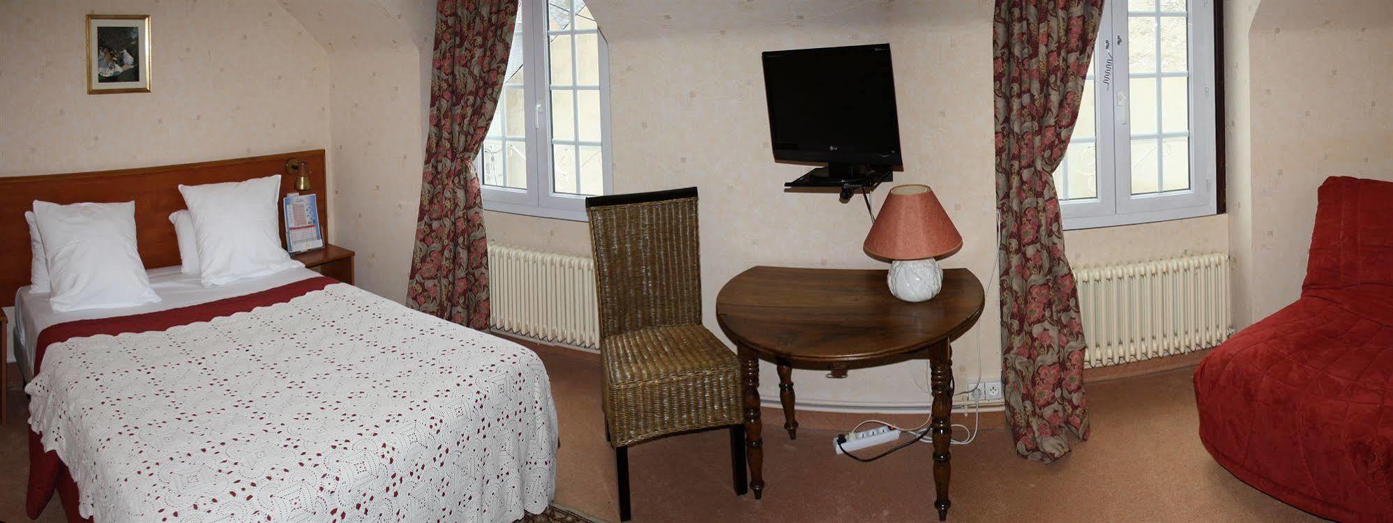 Hotel Le Relais Des Templiers Beaugency Exterior foto