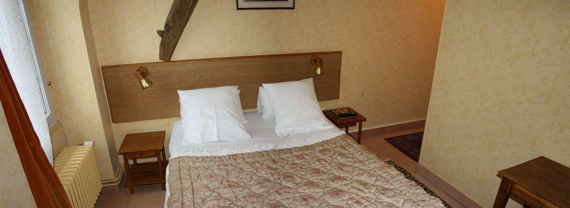 Hotel Le Relais Des Templiers Beaugency Exterior foto